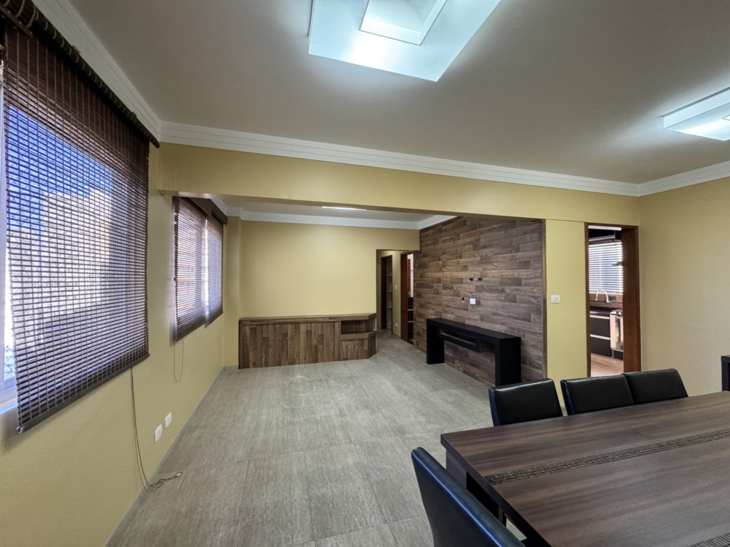 Apartamento para locacao no Zona 01 em Maringa com 171,66m² por R$ 3.190,00