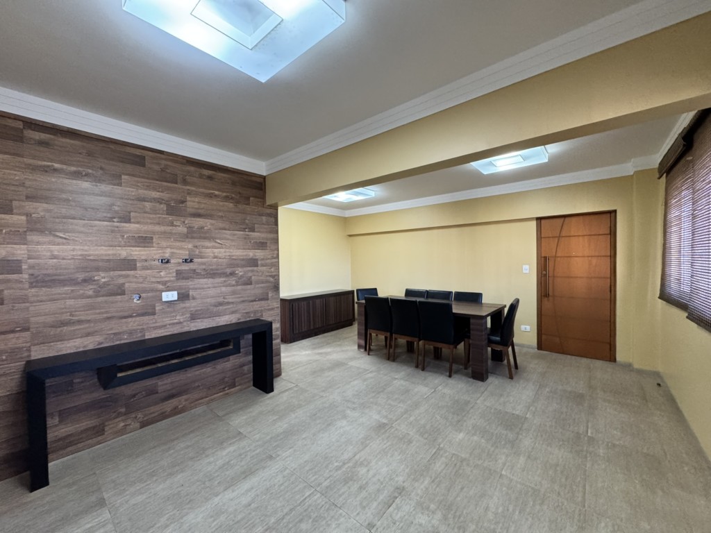 Apartamento para locacao no Zona 01 em Maringa com 171,66m² por R$ 3.190,00