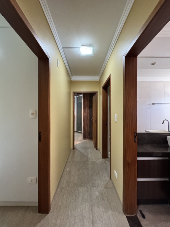 Apartamento para locacao no Zona 01 em Maringa com 171,66m² por R$ 3.190,00