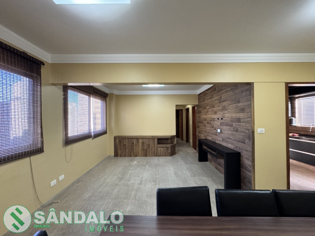 Apartamento para locacao no Zona 01 em Maringa com 171,66m² por R$ 3.520,00