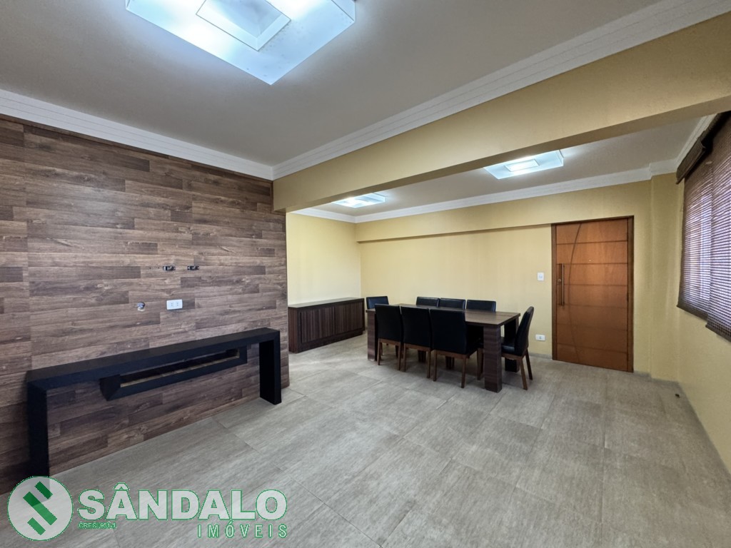 Apartamento para locacao no Zona 01 em Maringa com 171,66m² por R$ 3.520,00