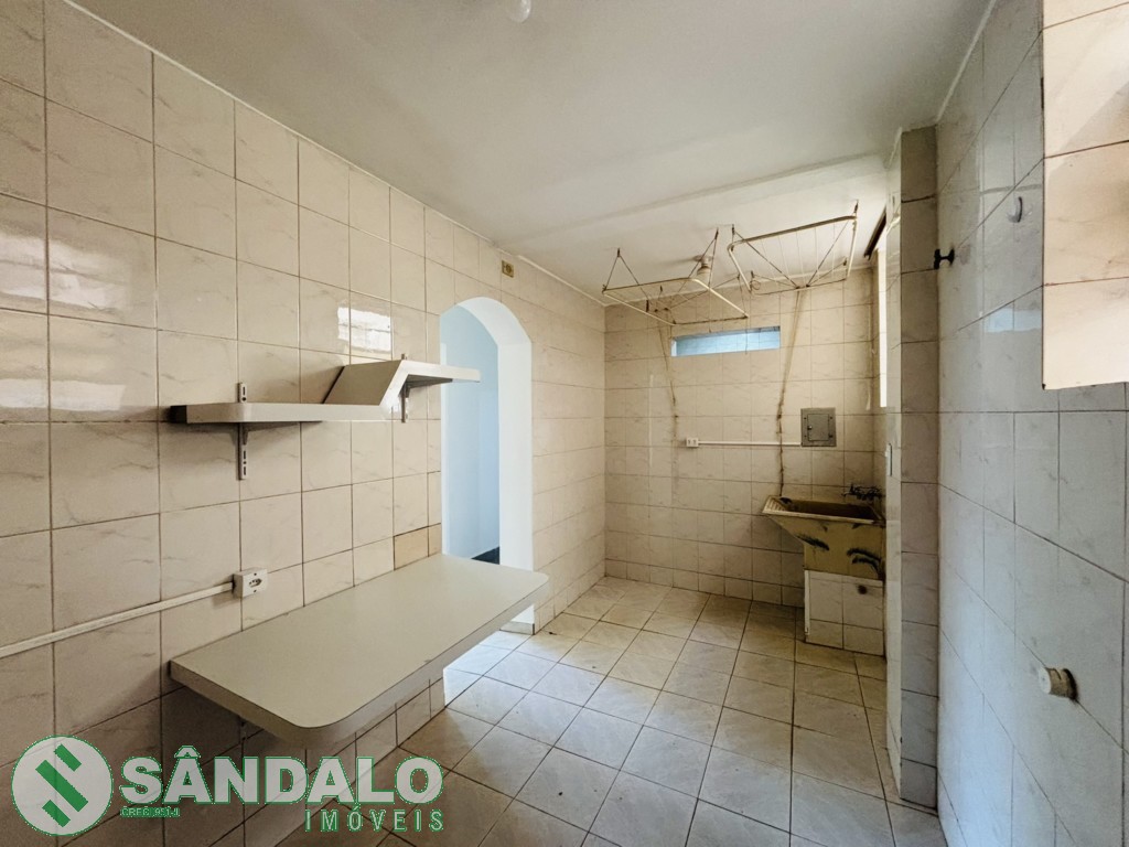 Apartamento para locacao no Zona 7 em Maringa com 0m² por R$ 1.210,00