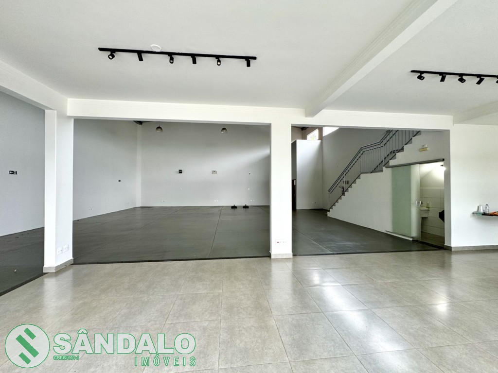Salão Comercial para locacao no Jardim Real em Maringa com 604,67m² por R$ 8.800,00