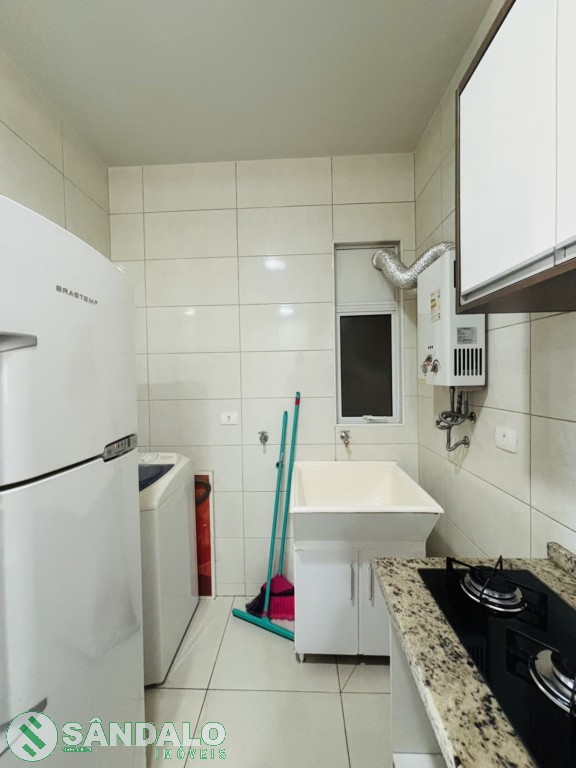 Apartamento para locacao no Zona 01 em Maringa com 88,27m² por R$ 2.310,00