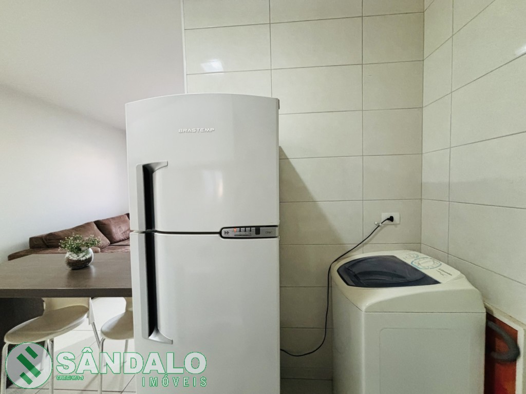 Apartamento para locacao no Zona 01 em Maringa com 88,27m² por R$ 2.310,00