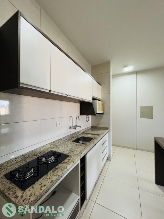 Apartamento para locacao no Zona 01 em Maringa com 88,27m² por R$ 2.310,00