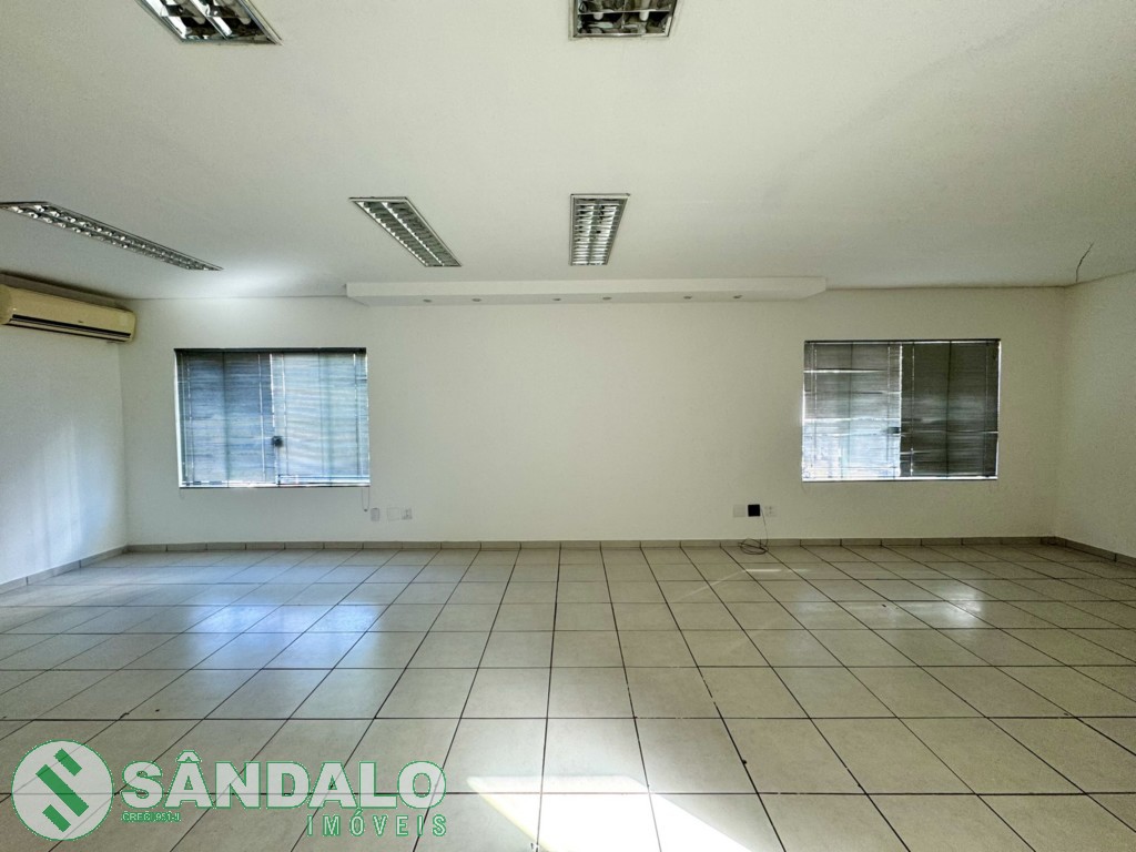 Sala Comercial para locacao no Zona 01 em Maringa com 0m² por R$ 2.090,00