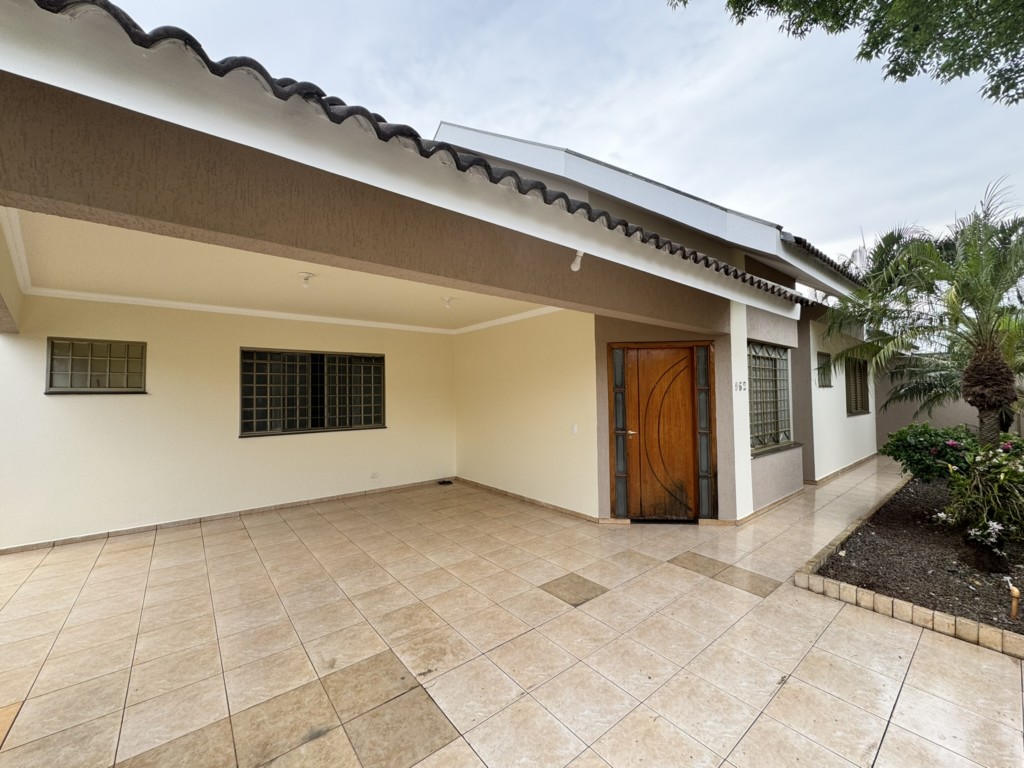 Casa para locacao no Jardim Paris em Maringa com 210m² por R$ 3.520,00