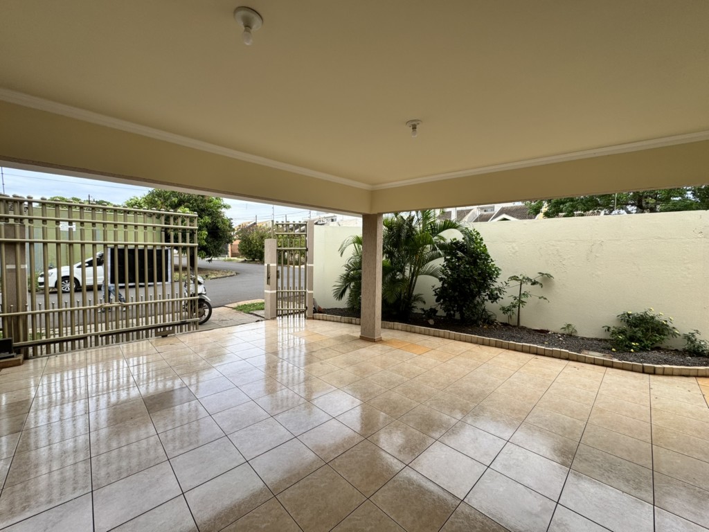 Casa para locacao no Jardim Paris em Maringa com 210m² por R$ 3.520,00