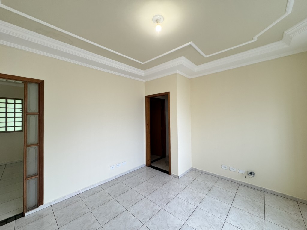 Casa para locacao no Jardim Paris em Maringa com 210m² por R$ 3.520,00