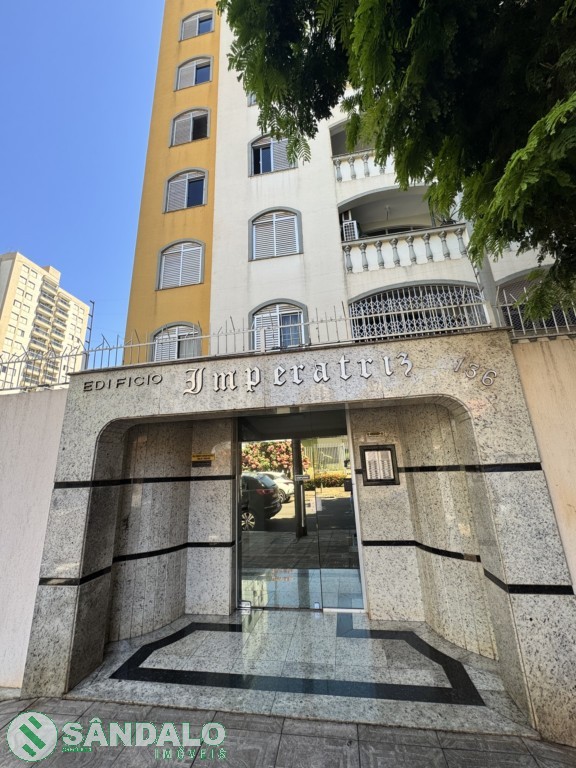 Apartamento para locacao no Zona 07 em Maringa com 0m² por R$ 2.200,00