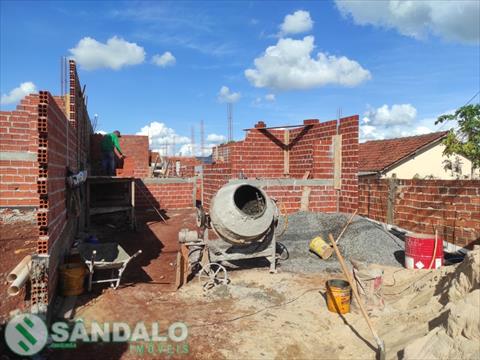 Casa para venda no Conjunto Habitacional Requiao em Maringa com 150m² por R$ 340.000,00