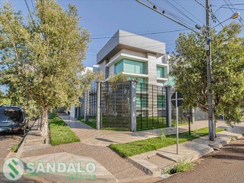 Sobrado para venda no Jardim Monte Rei em Maringa com 230m² por R$ 1.300.000,00