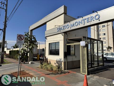 Apartamento para locacao no Jardim America em Maringa com 78,47m² por R$ 1.650,00