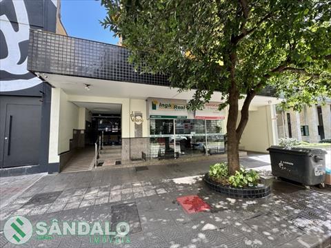 Apartamento para locacao no Zona 01 em Maringa com 0m² por R$ 3.850,00