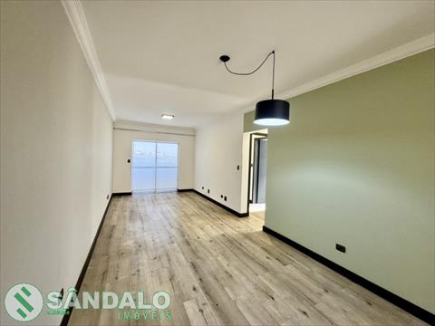 Apartamento para locacao no Zona 07 em Maringa com 131,15m² por R$ 2.090,00