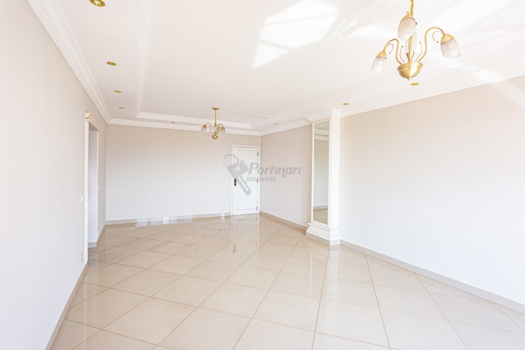 Apartamento para locacao no Centro em Limeira com 241m² por R$ 2.600,00