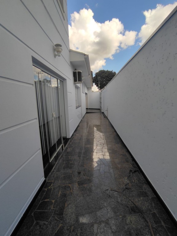 Casa em Condomínio para locacao no Residencial Jardim dos Ipes em Limeira com 300m²