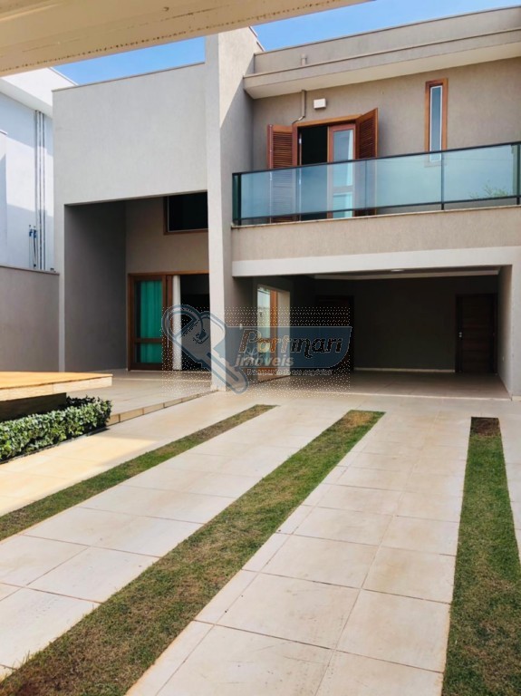 Casa em Condomínio para locacao no Parque Residencial Roland em Limeira com 250m² por R$ 5.900,00