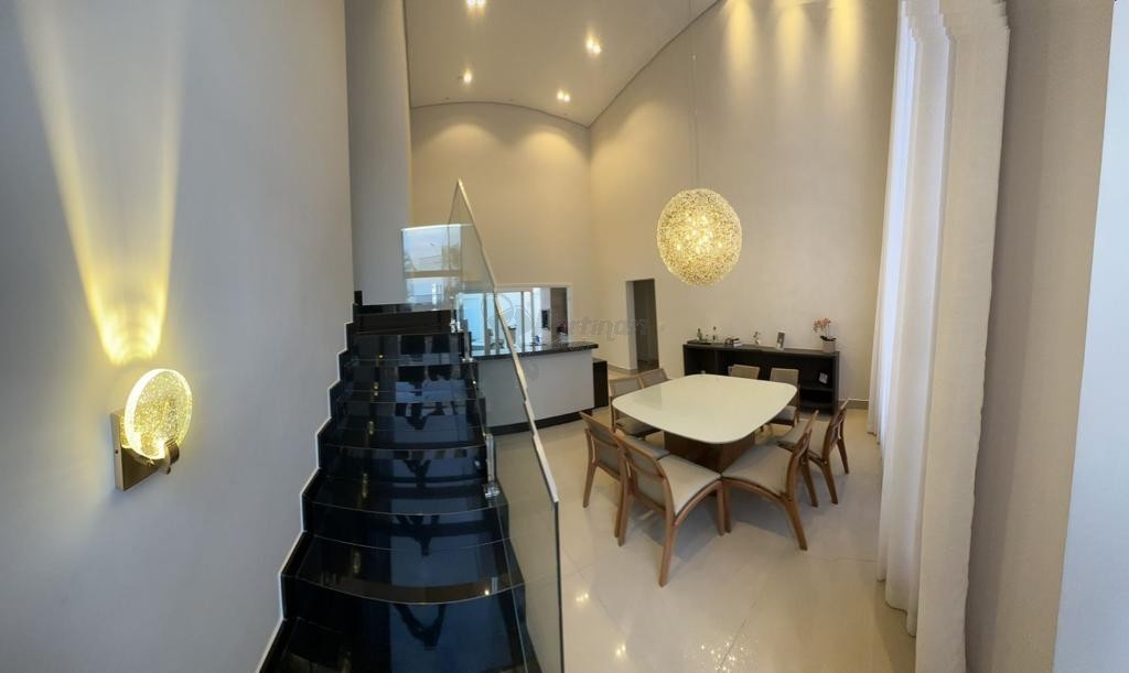 Casa em Condomínio para venda no Parque Residencial Roland em Limeira com 308m²