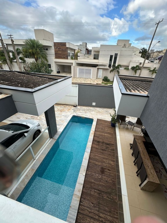 Casa em Condomínio para venda no Parque Residencial Roland em Limeira com 381m²