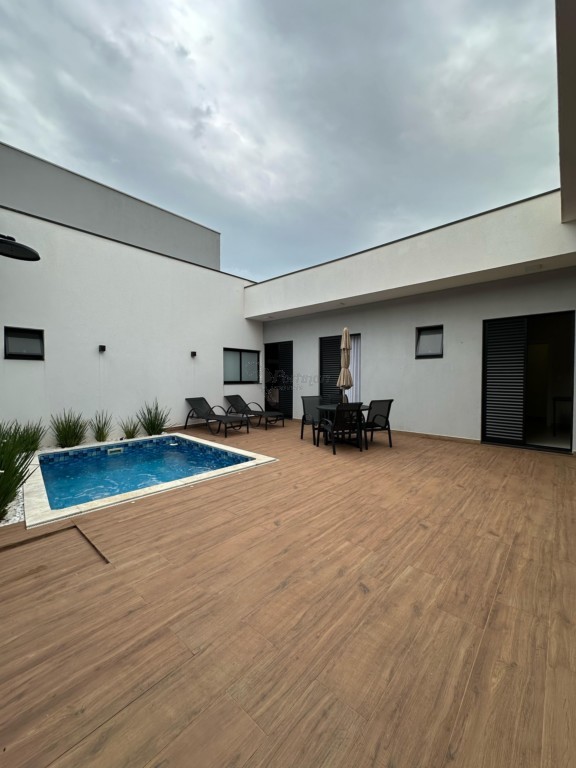 Casa Residencial para venda no Vale das Oliveiras em Limeira com 339m²