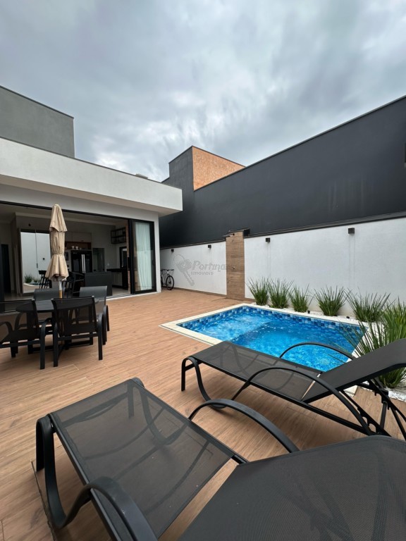 Casa Residencial para venda no Vale das Oliveiras em Limeira com 339m²