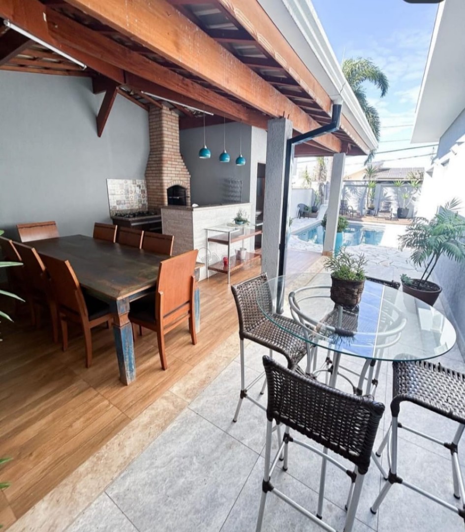 Casa em Condomínio para locacao no Parque Residencial Roland em Limeira com 250m²