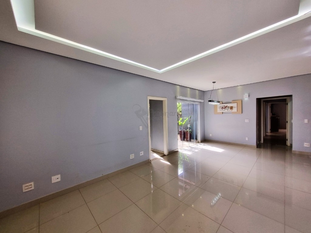 Casa em Condomínio para locacao no Jardim Terras de Santa Elisa em Limeira com 300m²