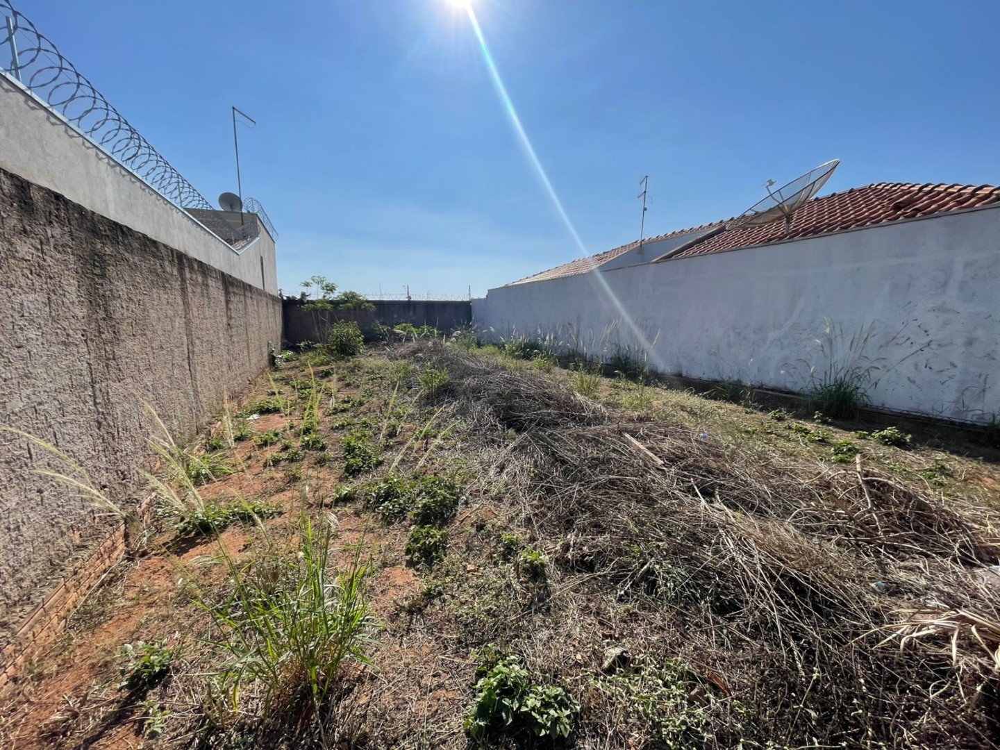 Terreno para locacao no Residencial Nobreville em Limeira com 208m²