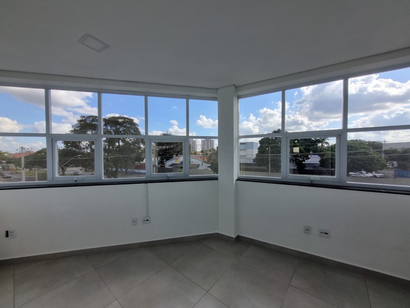 Salão para locacao no Residencial Sao Miguel em Limeira com 90m²