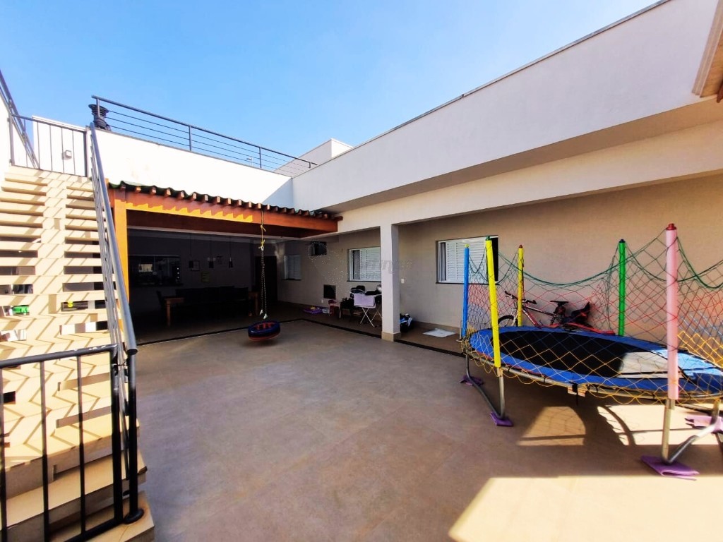 Casa Residencial para venda no Jardim Residencial Village em Limeira com 300m²