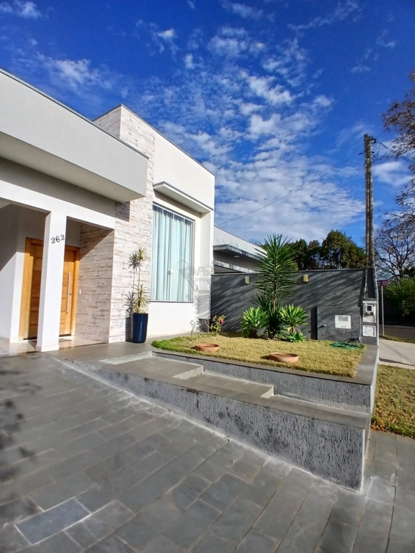 Casa em Condomínio para locacao no Vale das Oliveiras em Limeira com 300m²