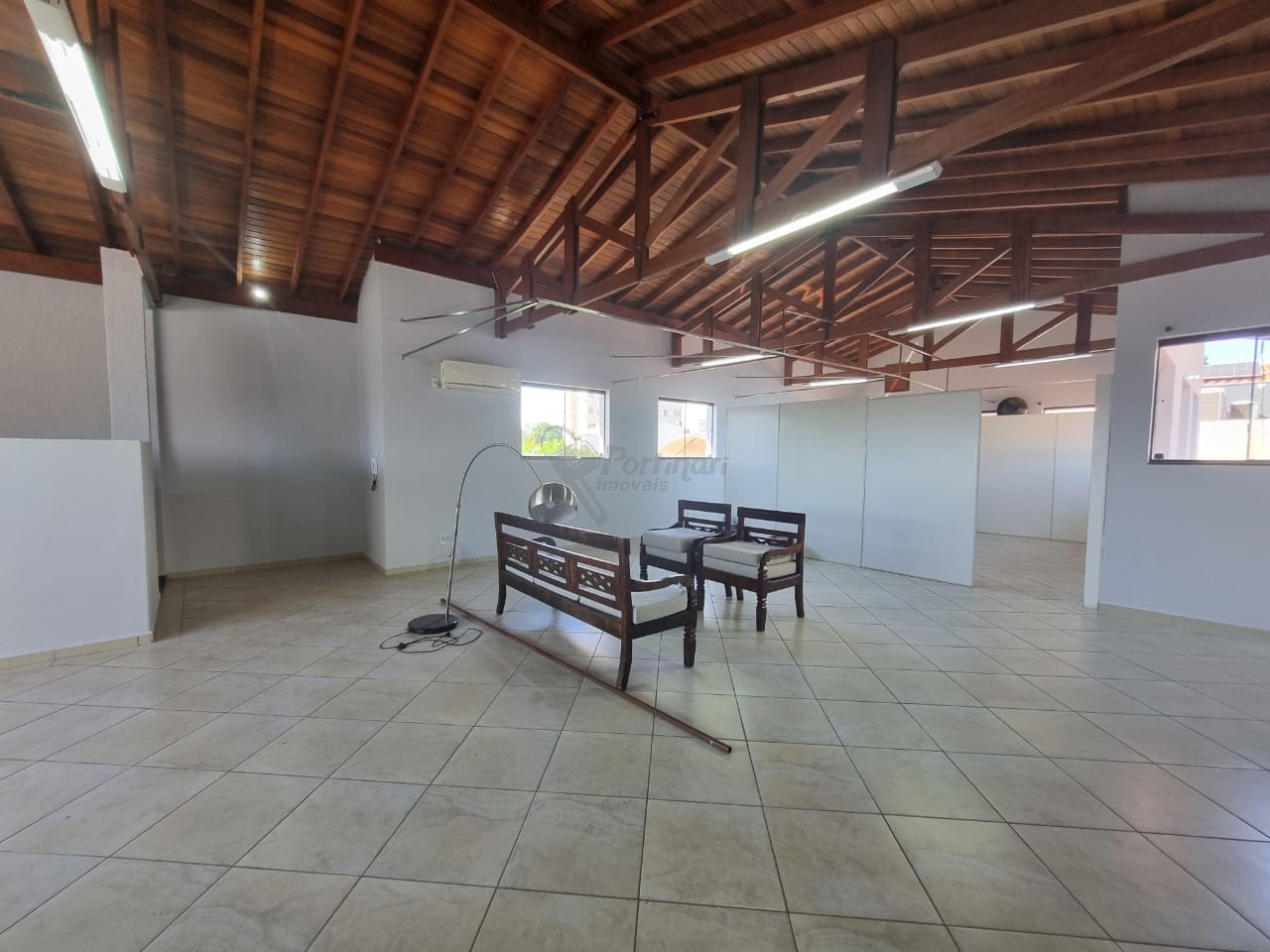 Cjto Comercial_sala para locacao no Centro em Limeira com 140m²