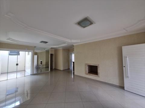 Casa em Condomínio para vendalocacaovenda e locacao no Parque Residencial Roland em Limeira com 250m²