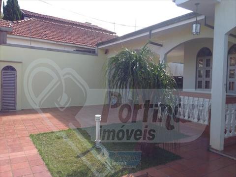 Casa Residencial para venda no Jardim Montezuma em Limeira com 250m²