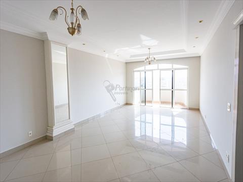 Apartamento para locacao no Centro em Limeira com 241m² por R$ 2.600,00