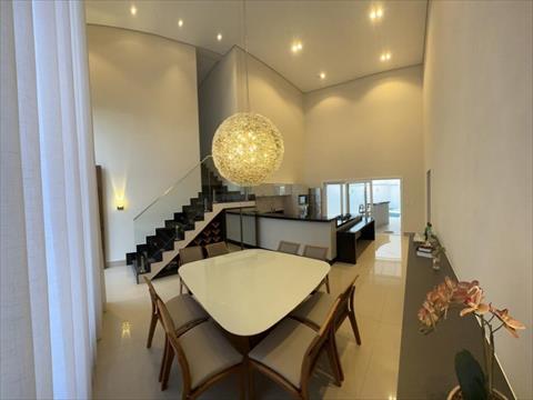 Casa em Condomínio para venda no Parque Residencial Roland em Limeira com 308m²