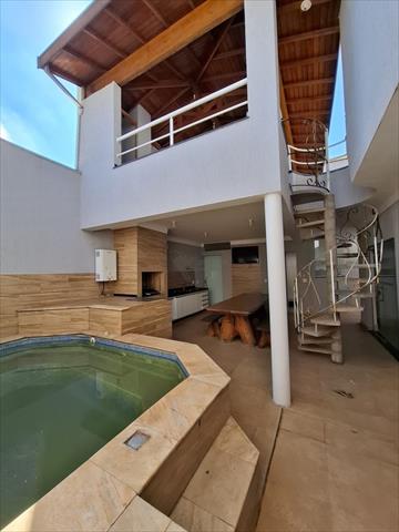 Casa em Condomínio para locacao no Parque Residencial Roland em Limeira com 250m²
