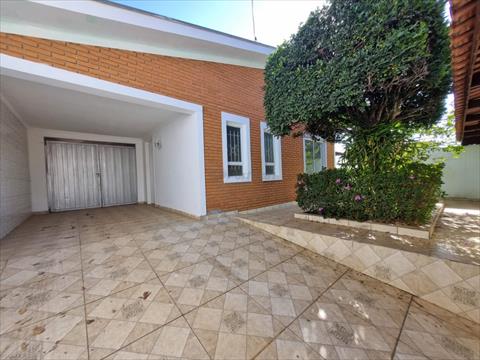 Casa Residencial para locacao no Parque Hipolyto em Limeira com 261,25m²