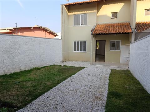 Sobrado para locacao no Alto Taruma em Pinhais com 0m² por R$ 2.585,00