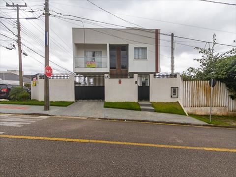 Sobrado para locacao no Centro em Pinhais com 184,85m² por R$ 7.200,00