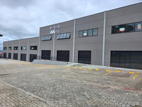 Loja para locacao no Centro em Pinhais com 169,4m² por R$ 12.196,80