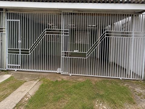 Casa Residencial para locacao no Maracana em Colombo com 110m² por R$ 3.685,00