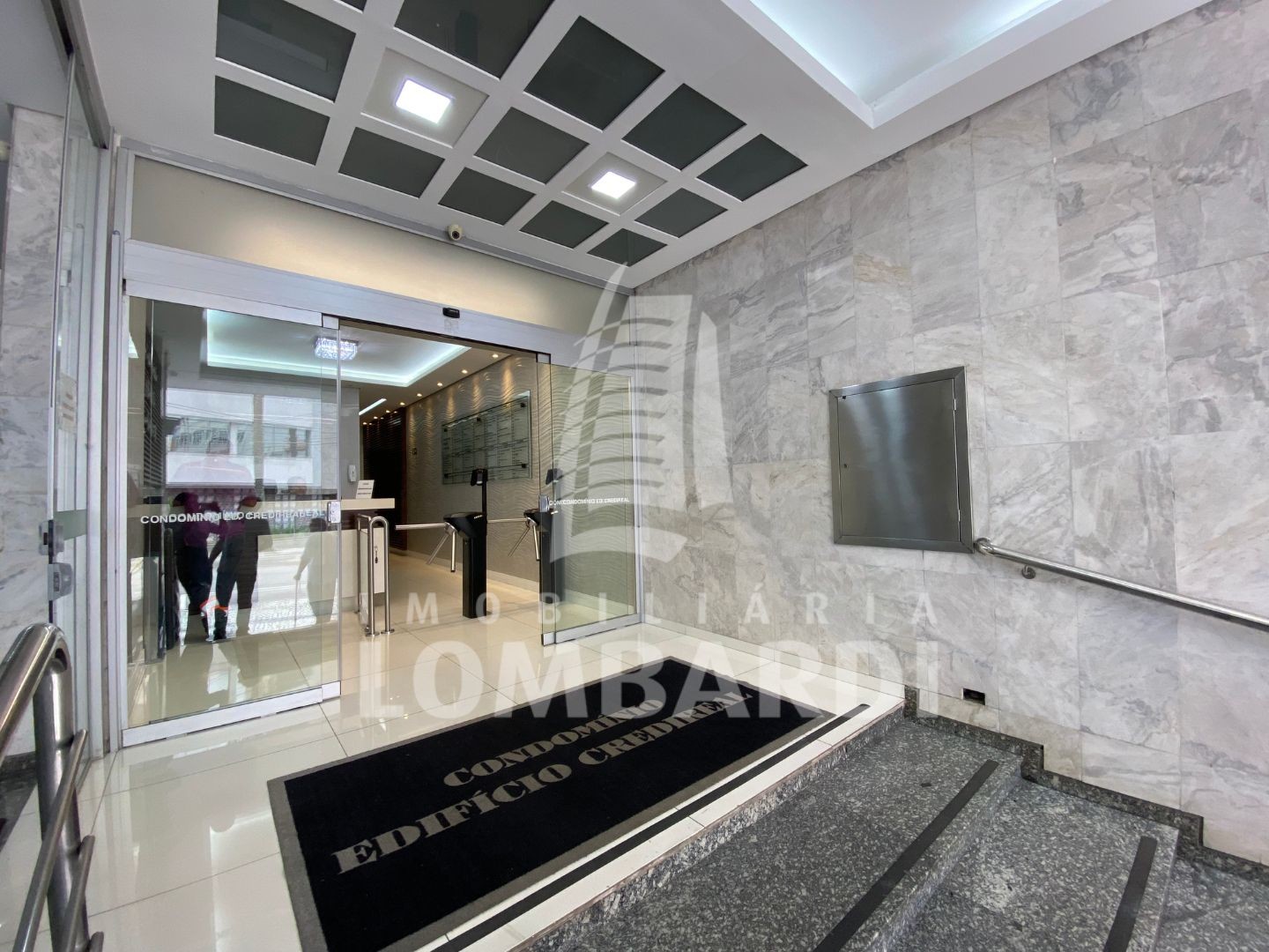 Cjto Comercial/sala no Centro em Curitiba - Design sem nome - 2025-02-18T123915.933.jpg