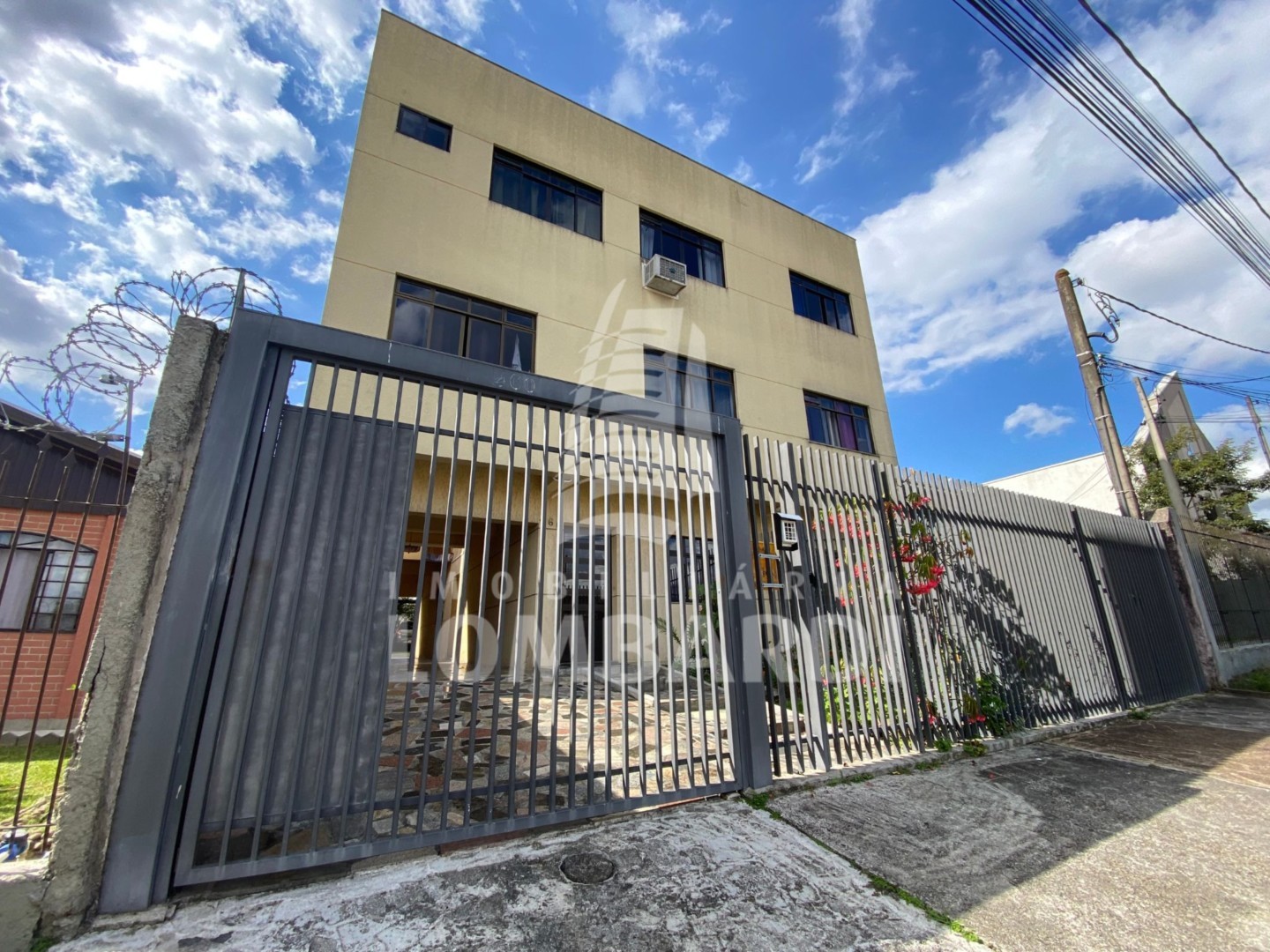 Apartamento no Capao Raso em Curitiba - __15FBD213515347B861D180EA.jpg