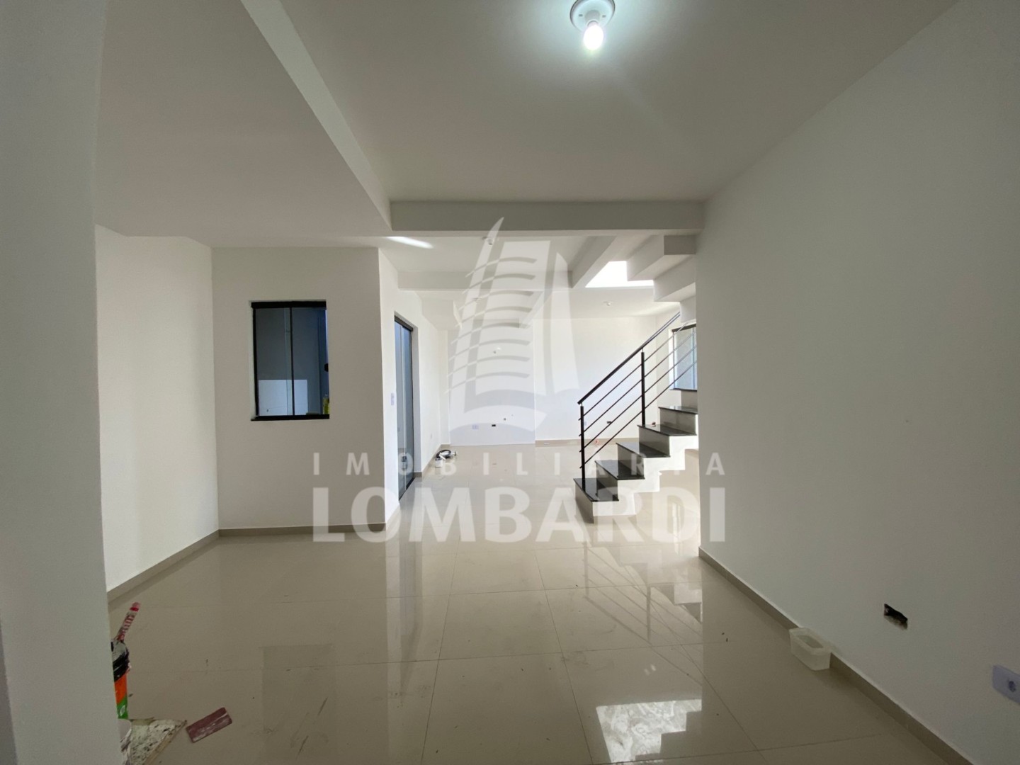 Sobrado no Pinheirinho em Curitiba - Design sem nome - 2025-05-29T115451.568.jpg
