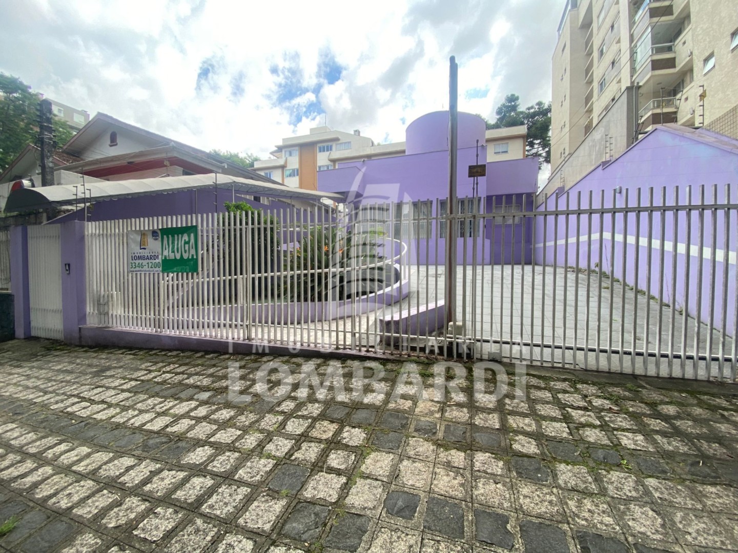 Casa Comercial no Merces em Curitiba - Design sem nome - 2025-04-17T152148.171.jpg