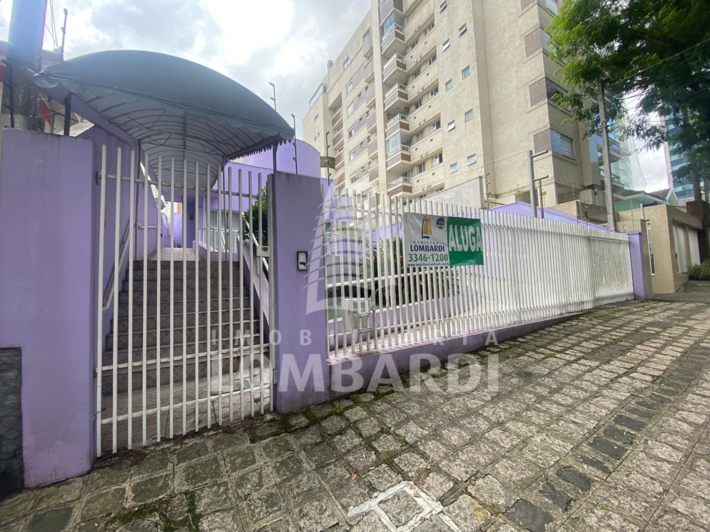 Casa Comercial no Merces em Curitiba - Design sem nome - 2025-04-17T152010.233.jpg