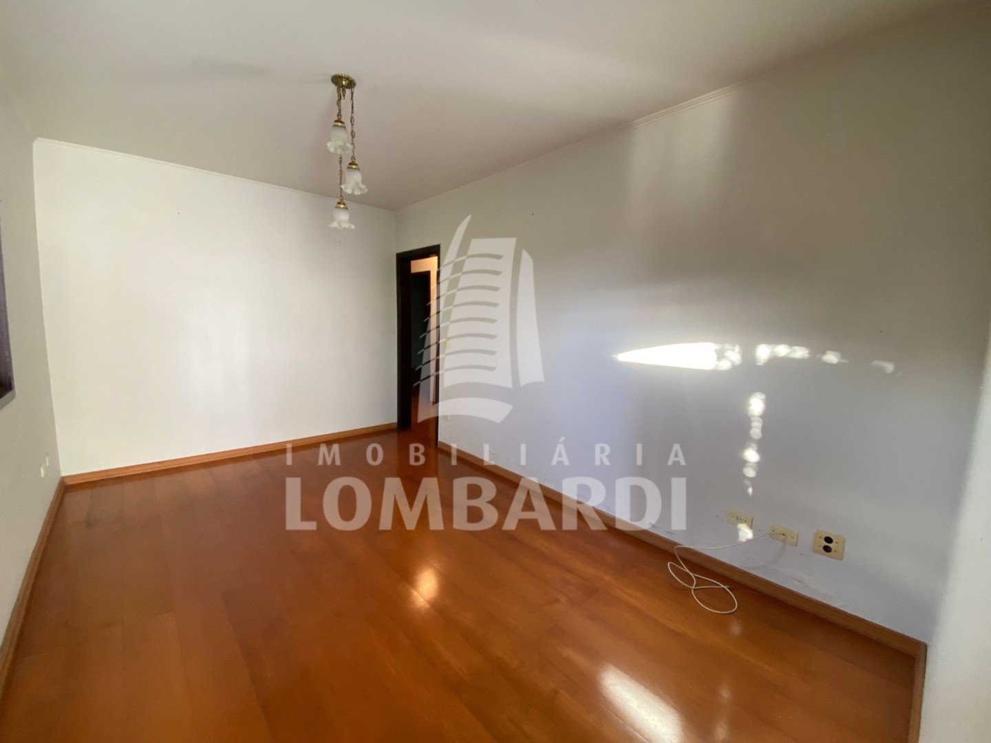 Casa Residencial no Capao Raso em Curitiba - Design sem nome - 2025-05-07T084509.883.jpg